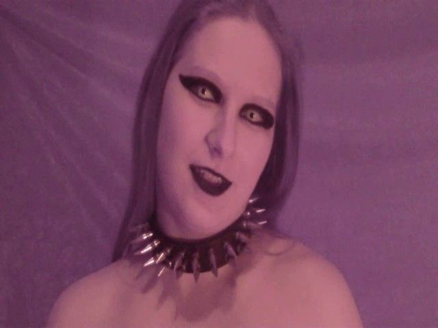 NadineCays Porno Video: Vamp pi**e